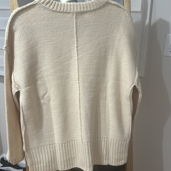 31 - Cream - Picture 4 of 4